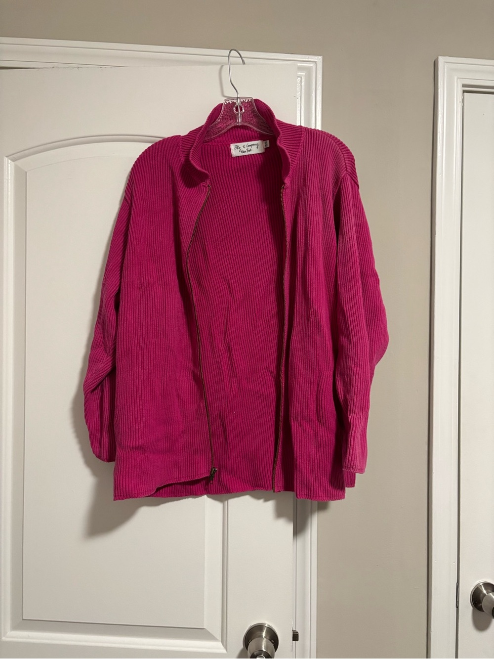 Bkg & Company New York, Fuchsia Ribbed Zip-Front Sweater, One Size